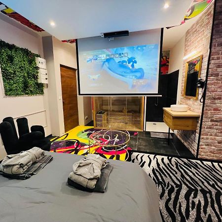 Capsule Street Art - Sauna- Jacuzzi - Playstation 5 - Billard - Netflix - Home Cinema - Terrasse Douai Kültér fotó